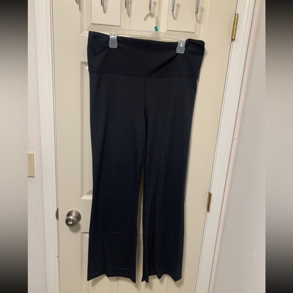 Fabletics Pure luxe leggings 2XL (flared bottom)